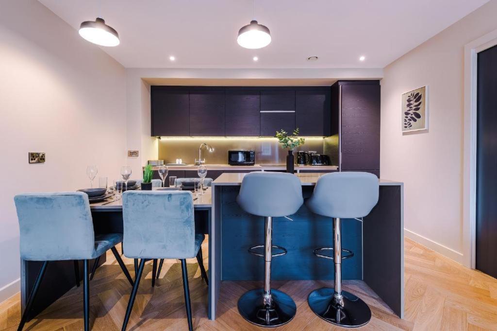 Exquisite Abode Sleeps 6! *