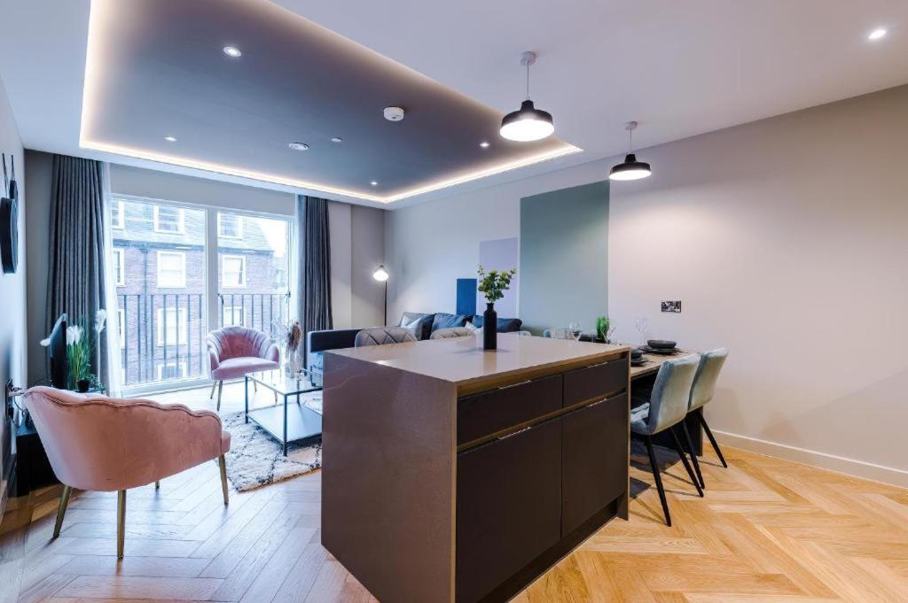 Apartemen Exquisite Abode Sleeps 6!