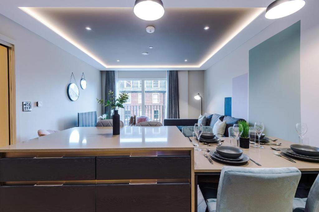 Exquisite Abode Sleeps 6! Apartemen *